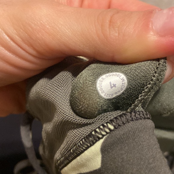 Lululemon sports bra - Picture 3 of 3